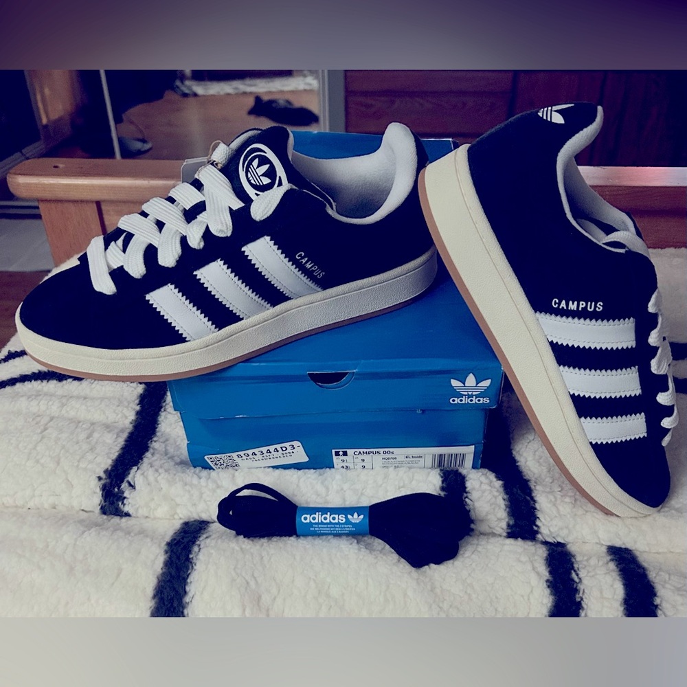 Brand New w/Tags Mens Adidas Campus 00s Black w/White Stripes